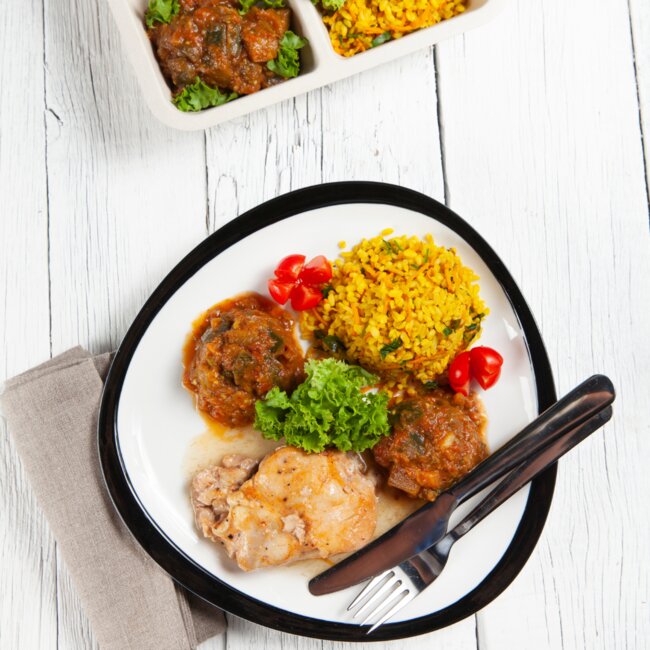 Pečené kuracie stehná s baklažánovou masalou a bulgurom