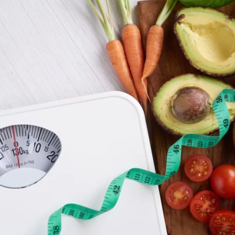 FETTLEIBIGKEIT IST EIN GESUNDHEITSRISIKO – WIE EFFEKTIV ABNEHMEN?