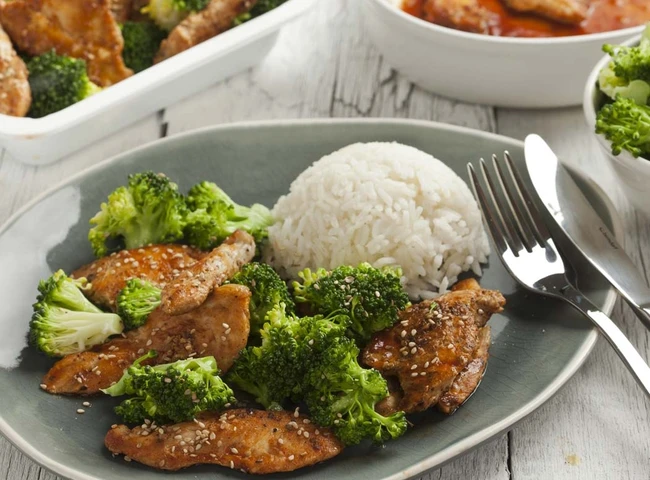 Putenburst mit broccoli