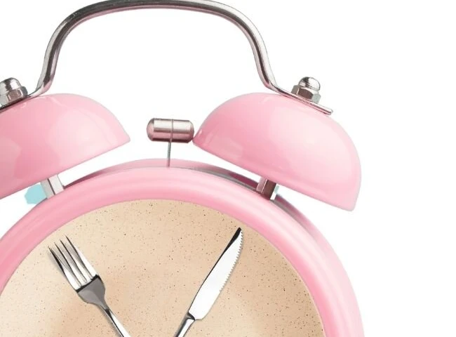 Prerušovaný pôst - čo je to, ako funguje, aké má výhody?